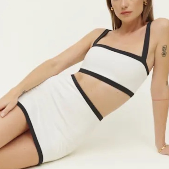 NWT S Reformation Adelina Active Set in White & Black - Picture 1 of 7